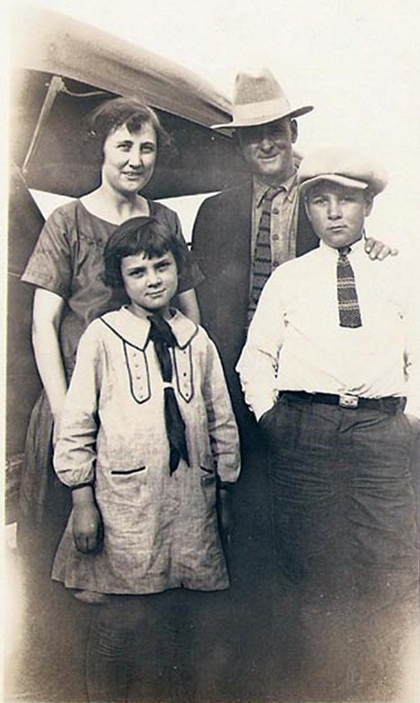 doye-katherine-joe-carrie-1924